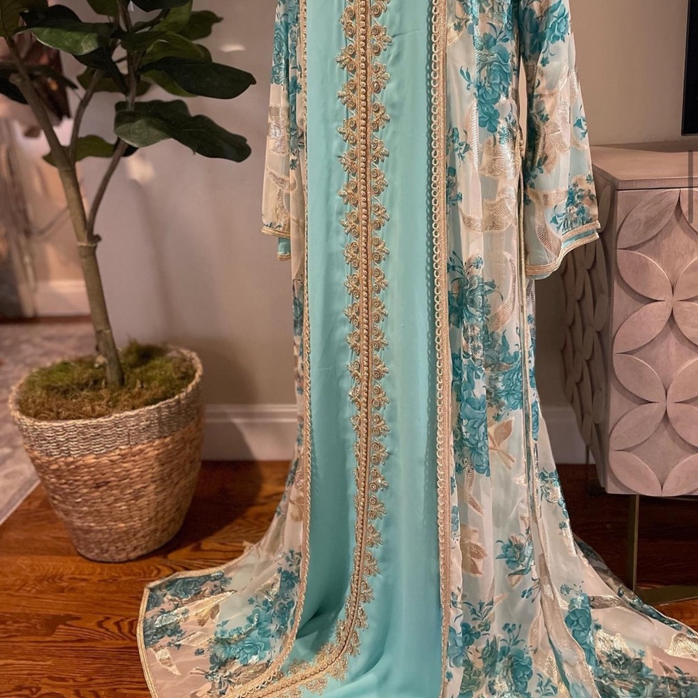 Two piece caftan with belt